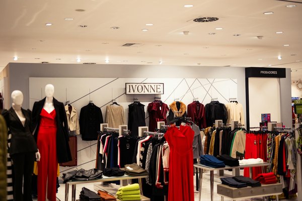 Le Tendenze Imperdibili della Moda Donna per