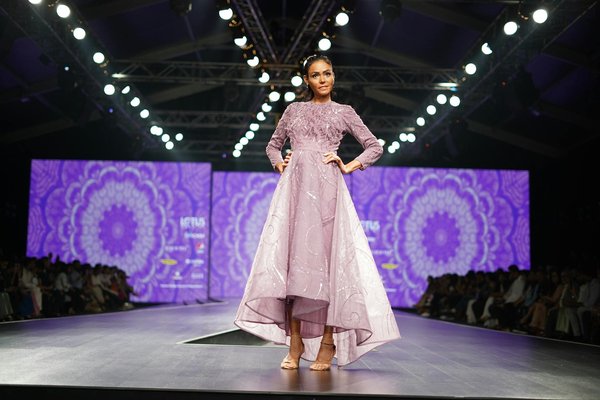 Scopri la Moda Donna per un Benessere Completo!